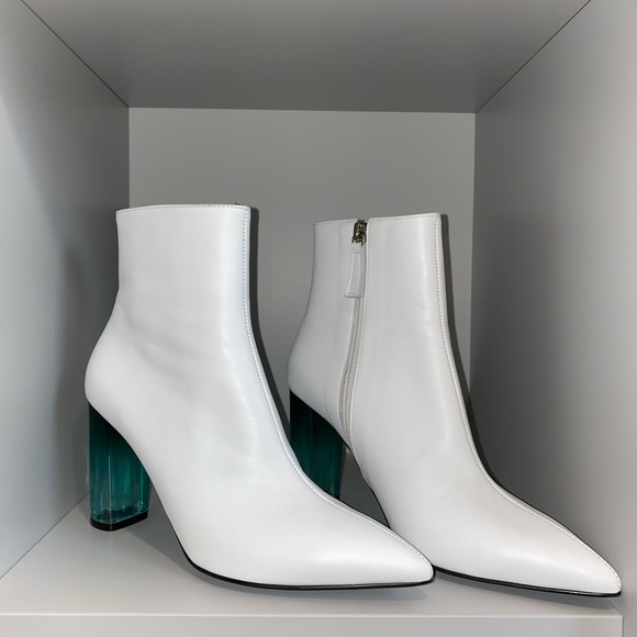 Brand new w/box Helena and Kristie White booties - Picture 13 of 14